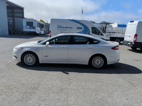 Used 2014 Ford Fusion Energi Titanium w/ Driver Assist Package FWD image 9