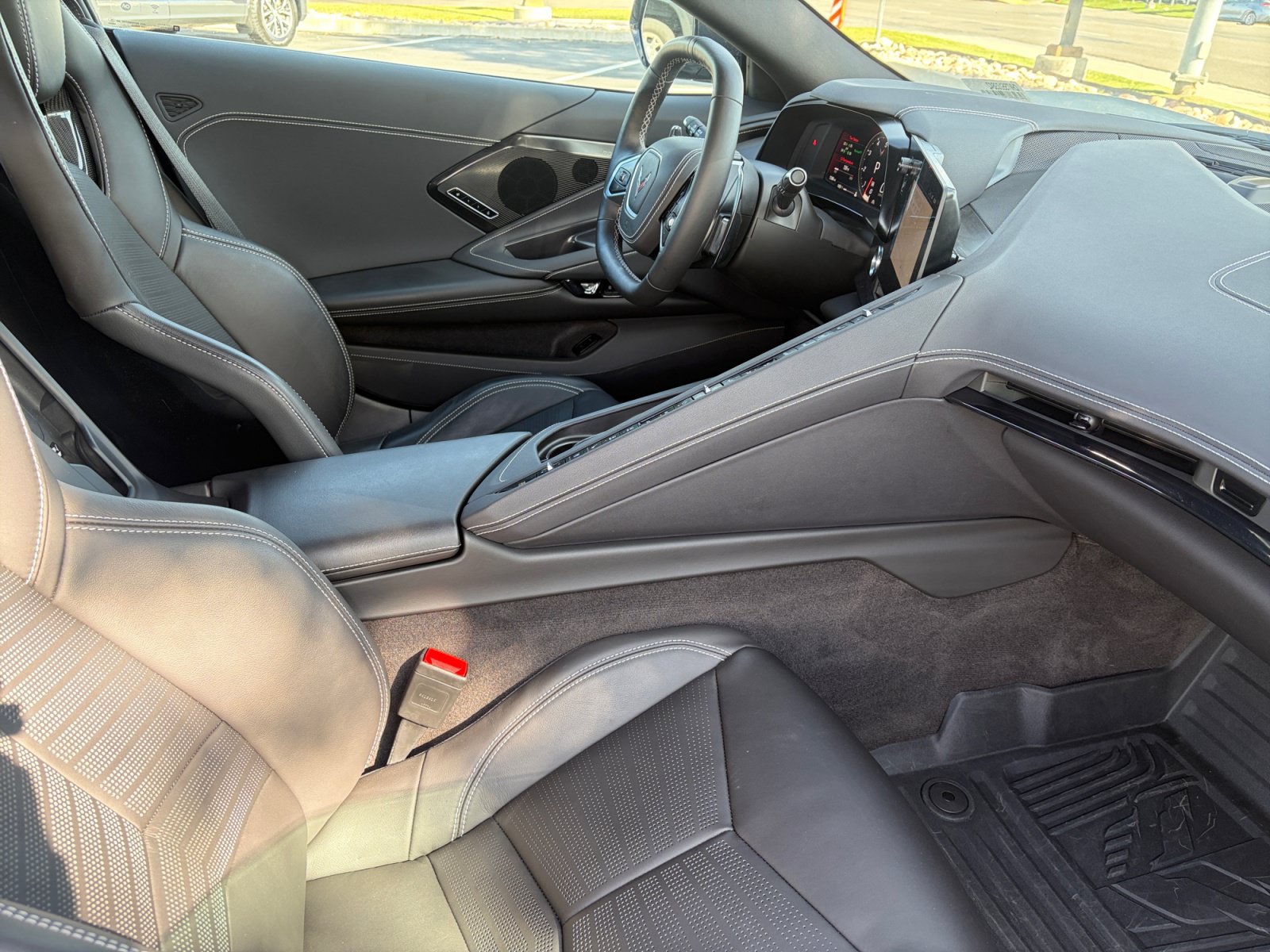 Used 2025 Chevrolet Corvette Stingray Preferred Cpe w/ Z51 Performance Package RWD image 27