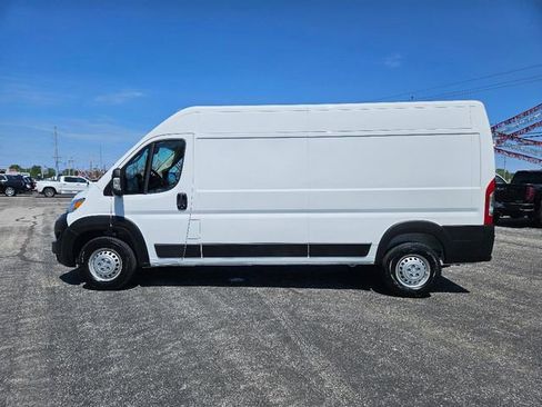 Used 2026 RAM ProMaster 2500 w/ Convenience Group FWD image 10