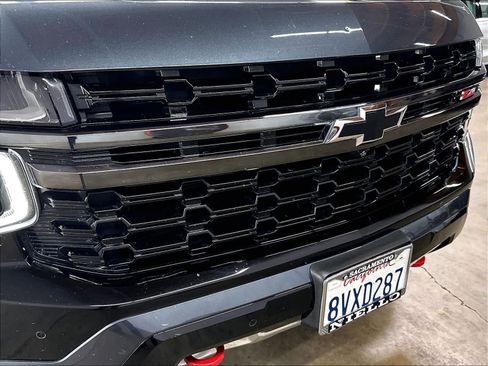 Used 2021 Chevrolet Tahoe Z71 w/ Luxury Package AWD/4WD image 33
