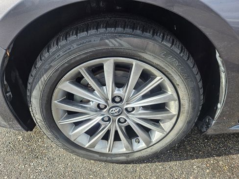 Used 2016 Toyota Avalon Limited image 17