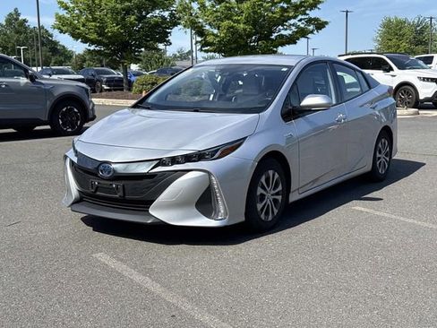 Used 2020 Toyota Prius Prime XLE w/ Carpet Mat Package FWD image 5