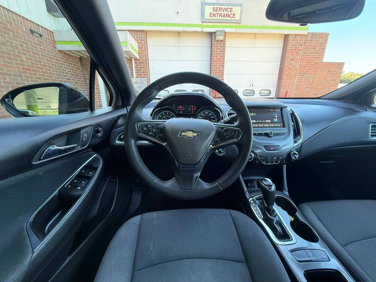 Used 2017 Chevrolet Cruze LT w/ Convenience Package FWD image 21
