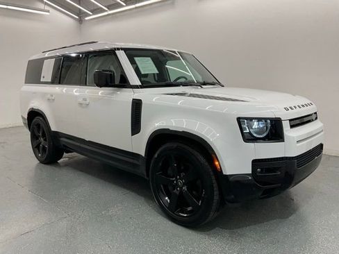 Used 2024 Land Rover Defender 130 X-Dynamic SE AWD/4WD image 8