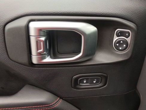 Used 2019 Jeep Wrangler Unlimited Rubicon w/ Uconnect 4C Nav & Sound Group image 15