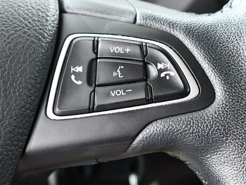 Used 2018 Ford Focus SE w/ Cold Weather Package FWD image 32