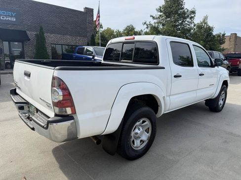 Used 2015 Toyota Tacoma PreRunner w/ SR5 Package RWD image 4