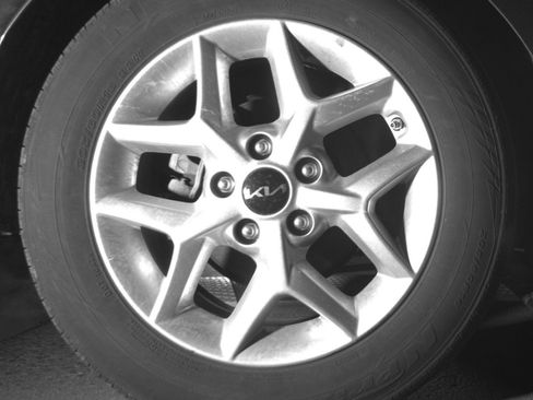 Used 2025 Kia Soul LX w/ LX Technology Package FWD image 25
