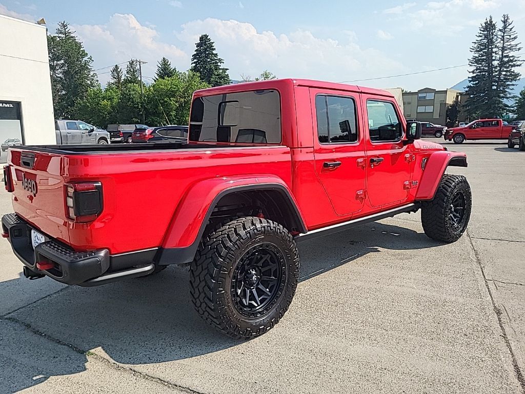 Used 2024 Jeep Gladiator Rubicon AWD/4WD image 7
