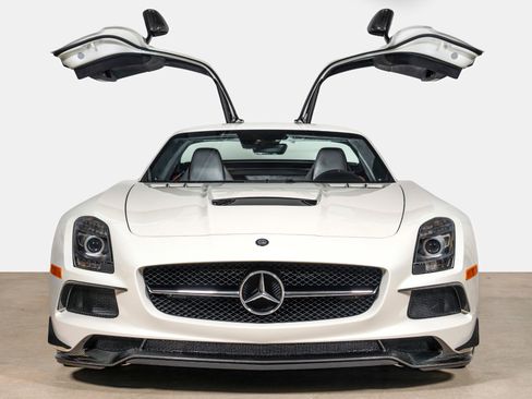 Used 2014 Mercedes-Benz SLS AMG Black Series image 4