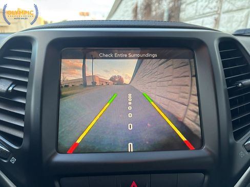 Used 2014 Jeep Cherokee Limited w/ Trailer Tow Group image 27