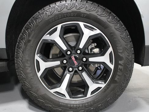 Used 2025 GMC Yukon XL AT4 w/ Premium Trailering Package image 12