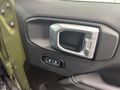 Used 2023 Jeep Wrangler Unlimited Sahara w/ Cold Weather Group AWD/4WD image 26