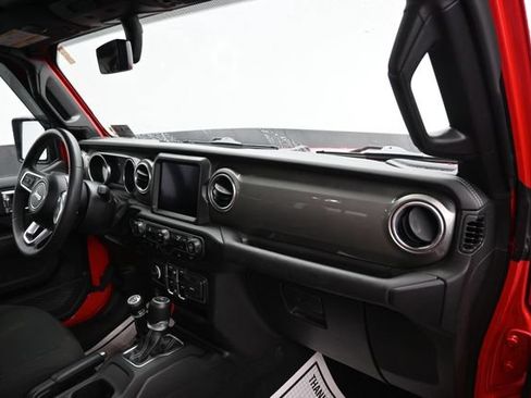 Used 2023 Jeep Gladiator Overland AWD/4WD image 8