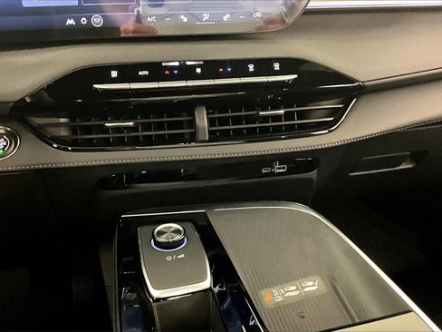 New 2026 Buick Enclave Sport Touring w/ Power Package image 7