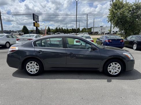 Used 2010 Nissan Altima 2.5 S image 5
