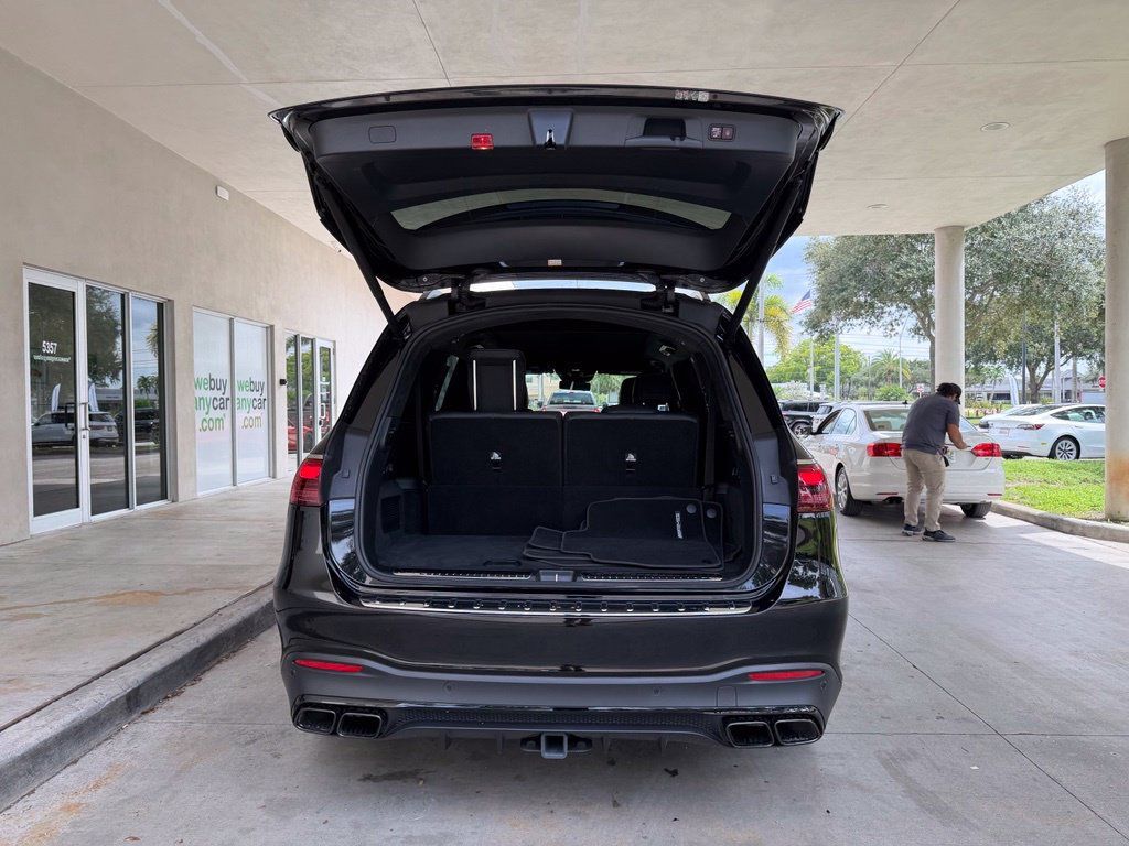 Used 2024 Mercedes-Benz GLS 63 AMG 4MATIC image 36