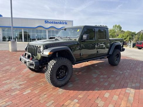 Used 2023 Jeep Gladiator Rubicon w/ Cold Weather Group image 4