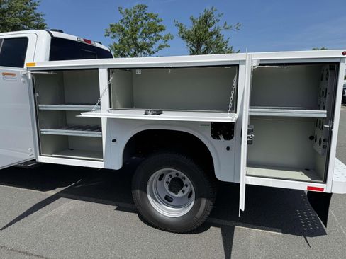 New 2025 Ford F350 XL w/ XL Chrome Package image 11