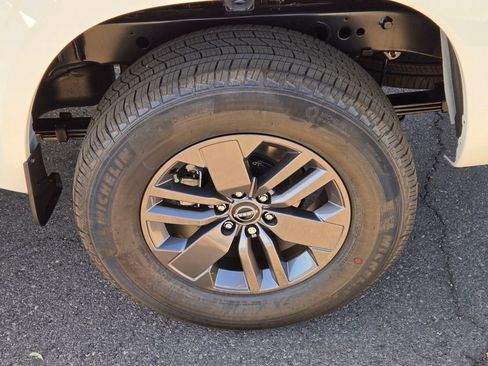 New 2026 Nissan Frontier SV w/ Tow Package AWD/4WD image 5