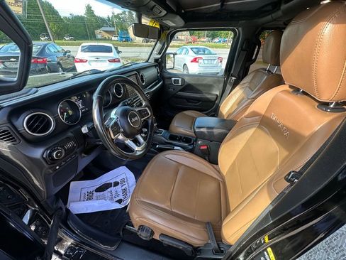 Used 2021 Jeep Wrangler Unlimited Sahara AWD/4WD image 19