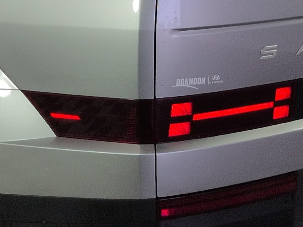 Used 2025 Hyundai Santa Fe SE FWD image 8