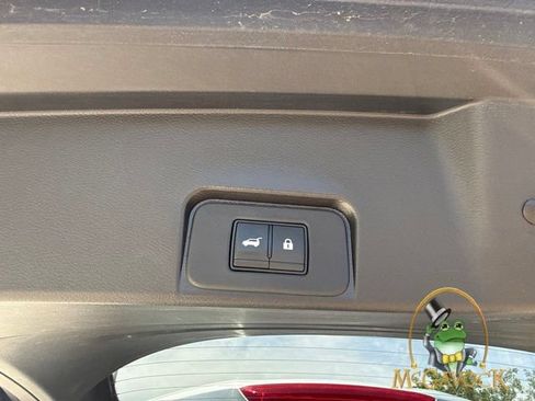 Used 2023 Nissan Rogue SV w/ SV Premium B Package FWD image 33