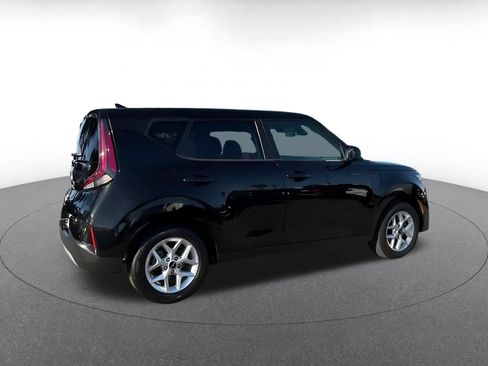 Used 2025 Kia Soul LX w/ LX Technology Package FWD image 15