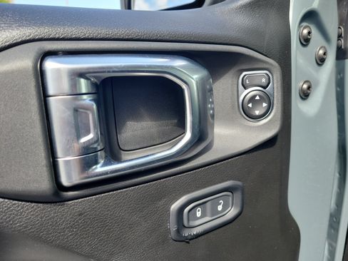 Used 2025 Jeep Wrangler Unlimited Sport AWD/4WD image 22