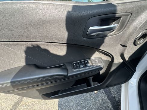 Used 2018 Dodge Charger R/T w/ Blacktop Package image 22