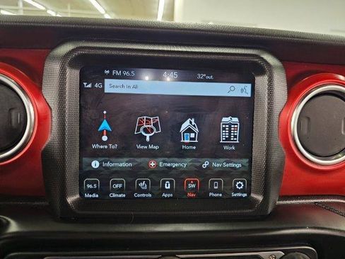 Used 2022 Jeep Gladiator Rubicon w/ Cold Weather Group image 18