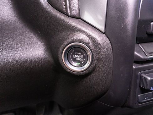 Used 2019 Chevrolet Silverado 1500 LT AWD/4WD image 25