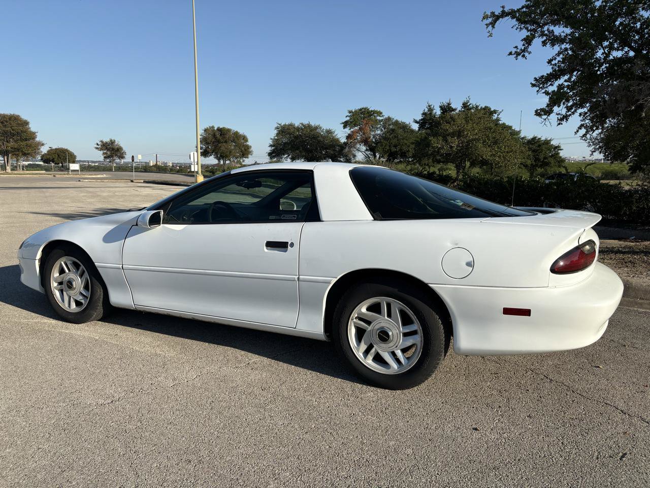 Used 1995 Chevrolet Camaro LT RWD image 14