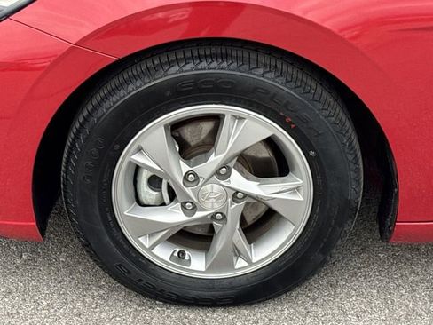 Used 2021 Hyundai Elantra SE image 20