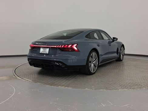 Used 2022 Audi e-tron GT Prestige image 9