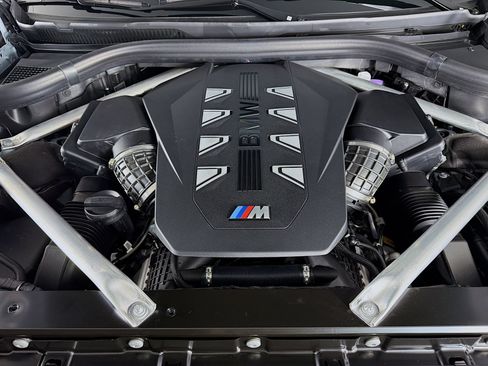 Certified 2025 BMW X7 M60i AWD/4WD image 33