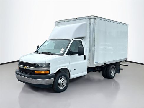 New 2024 Chevrolet Express 3500 Work Van w/ Power Convenience Package image 3