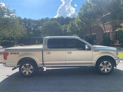 Used 2019 Ford F150 Platinum w/ Equipment Group 701A Luxury AWD/4WD image 4