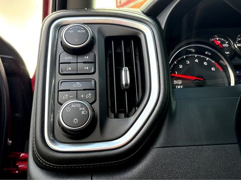 Used 2020 Chevrolet Silverado 1500 LT w/ All-Star Edition image 13