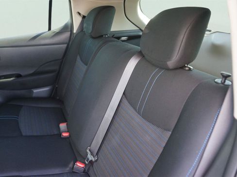 Used 2018 Nissan Leaf SV FWD image 13