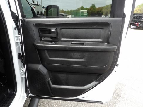 Used 2024 RAM 3500 Tradesman w/ Chrome Appearance Group AWD/4WD image 33