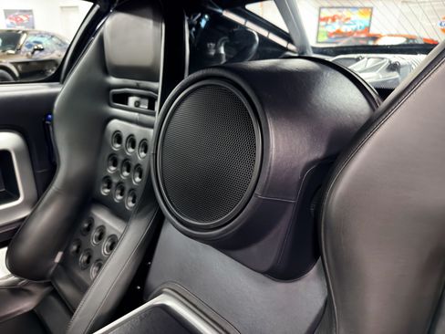 Used 2006 Ford GT RWD image 24