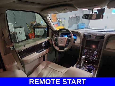 Used 2015 Lincoln Navigator 4WD image 9