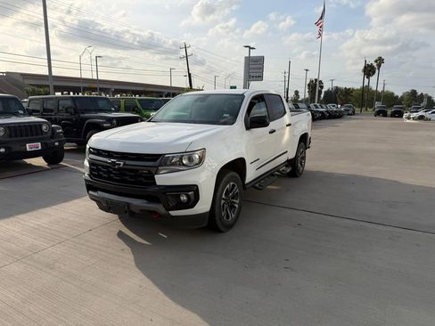Used 2022 Chevrolet Colorado Z71 w/ Safety Package RWD image 2