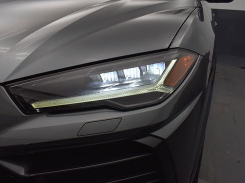 Used 2020 Lamborghini Urus image 5