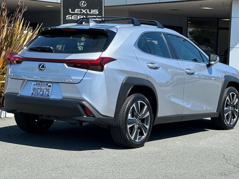 Used 2025 Lexus UX 300h FWD w/ Accessory Package (Z2) image 4