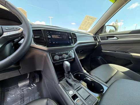 Used 2023 Volkswagen Atlas SE w/ Black Wheel Package FWD image 22
