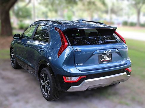 New 2025 Kia Niro EX Touring image 11