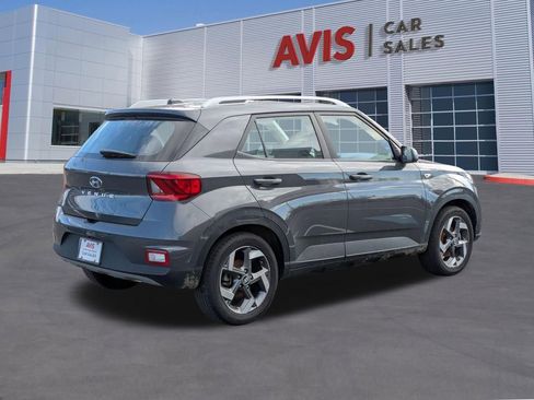 Used 2025 Hyundai Venue SEL image 6
