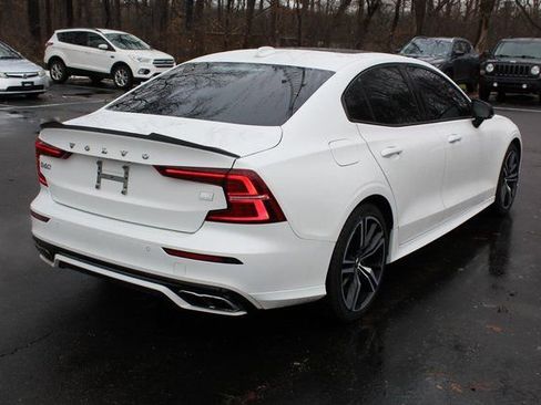 Certified 2022 Volvo S60 T8 R-Design image 3